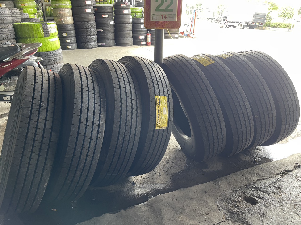 PHÂN PHỔI LỐP XE CHÍNH HÃNG UY TÍN NHẤT TẠI CẢNG BIỂN NAM TRUNG BỘ 